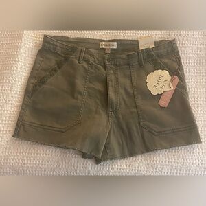 Knox Rose NWT Army Green Shorts
